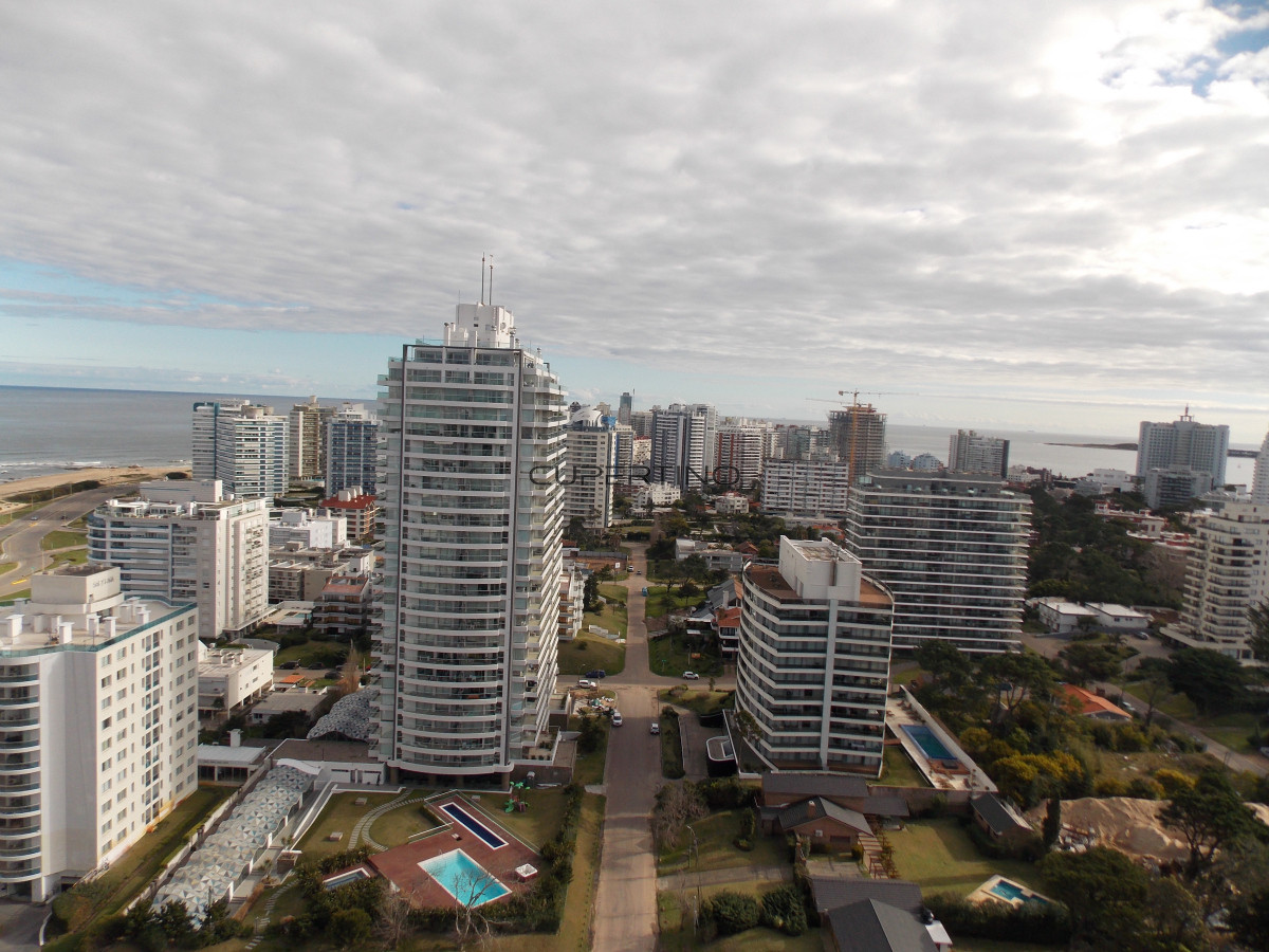 Apartamento ID.137 - PISO ALTO EN WIND TOWER - EXCELENTES AMENITIES