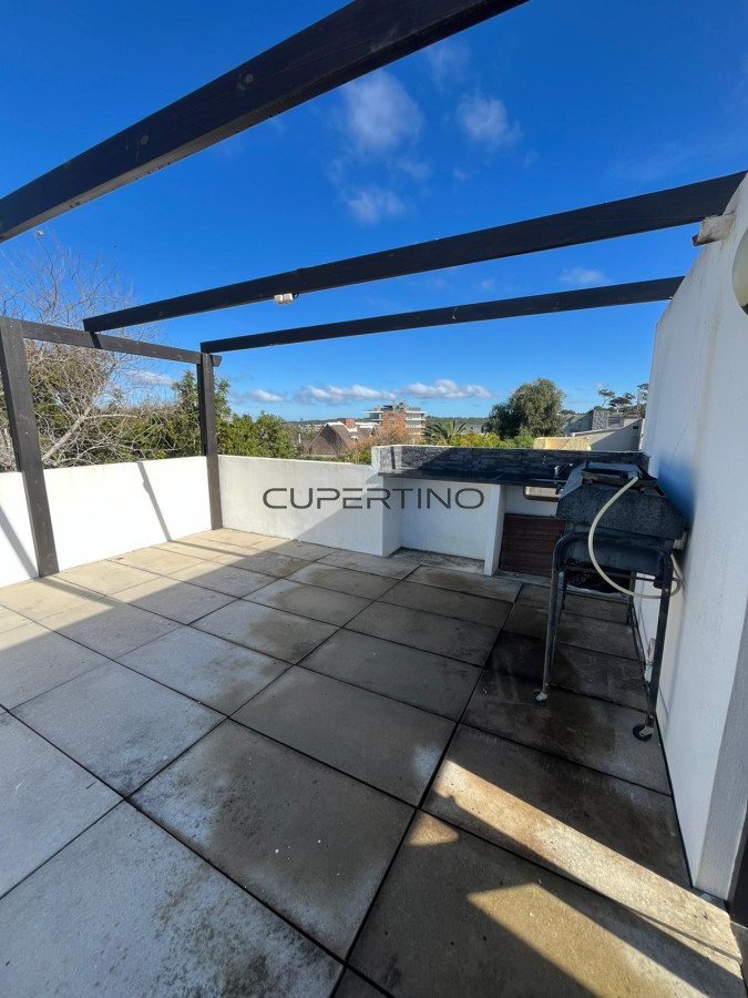 Casa ID.122 - MANANTIALES A 2 CUADRAS DEL MAR TOTALMENTE RENOVADA