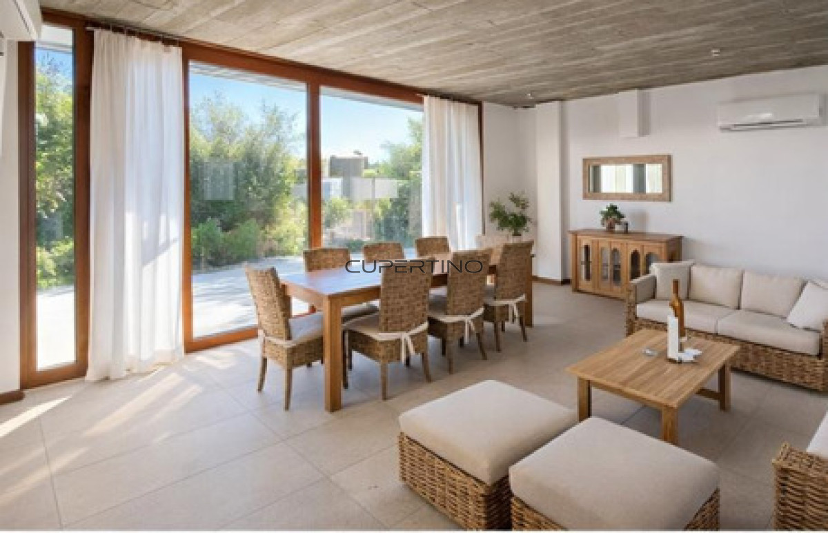 Casa ID.122 - MANANTIALES A 2 CUADRAS DEL MAR TOTALMENTE RENOVADA