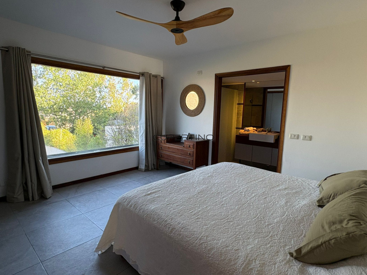Casa ID.122 - MANANTIALES A 2 CUADRAS DEL MAR TOTALMENTE RENOVADA