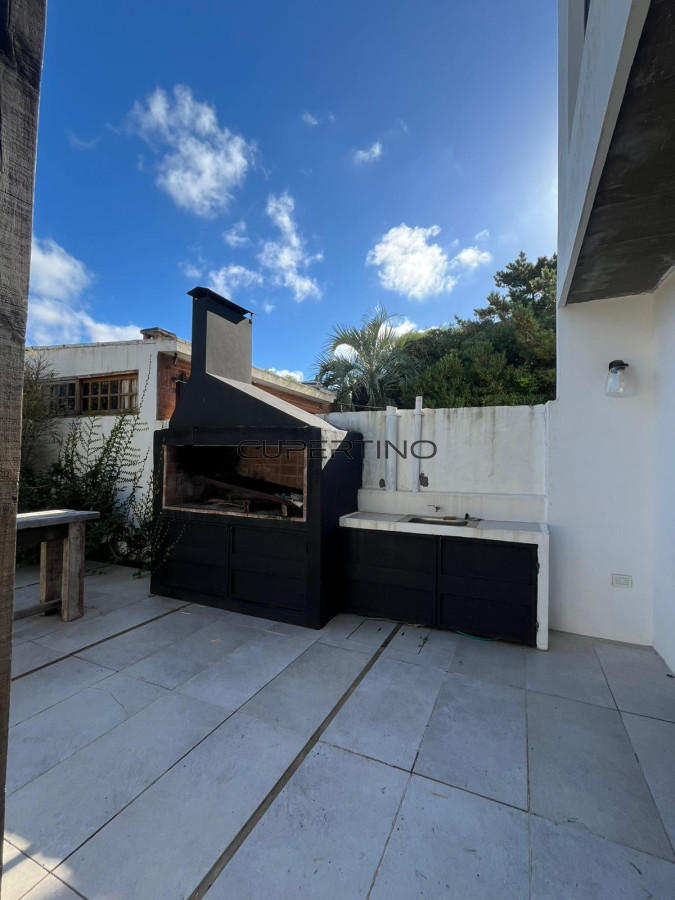 Casa ID.122 - MANANTIALES A 2 CUADRAS DEL MAR TOTALMENTE RENOVADA