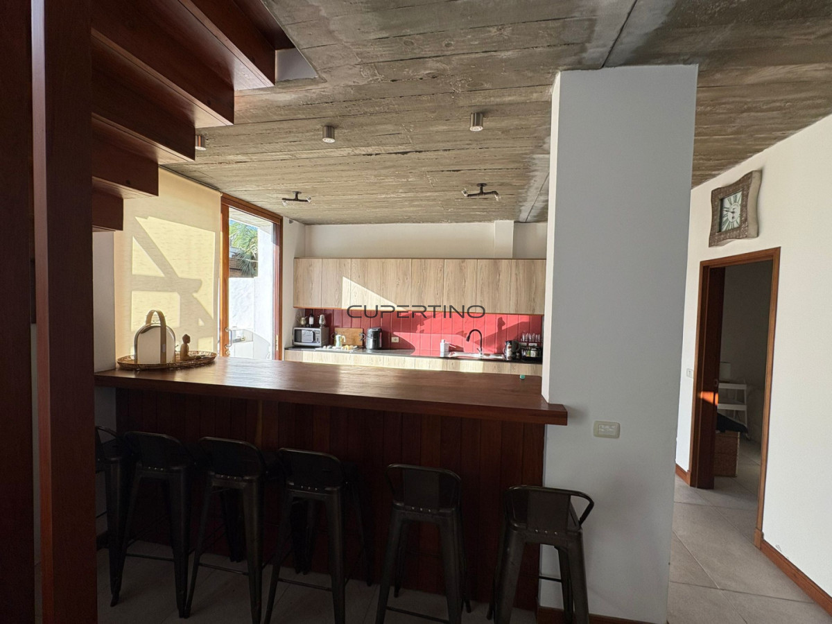 Casa ID.122 - MANANTIALES A 2 CUADRAS DEL MAR TOTALMENTE RENOVADA