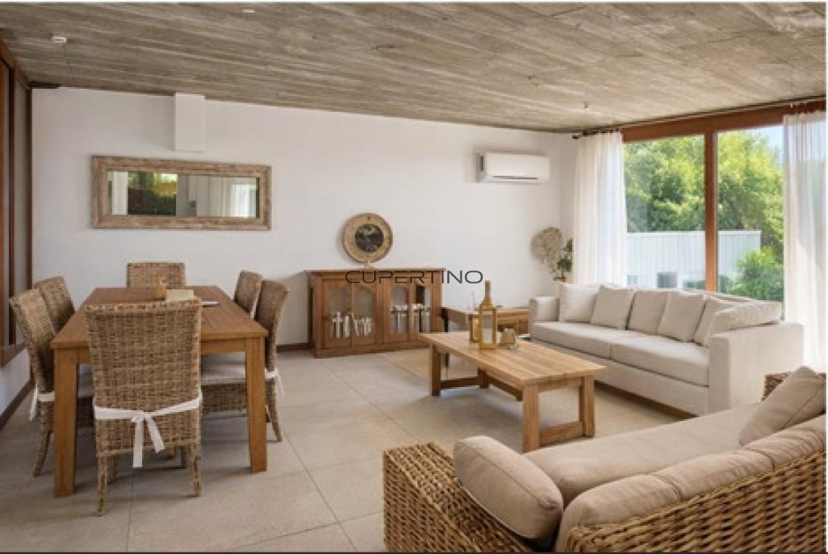 Casa ID.122 - MANANTIALES A 2 CUADRAS DEL MAR TOTALMENTE RENOVADA