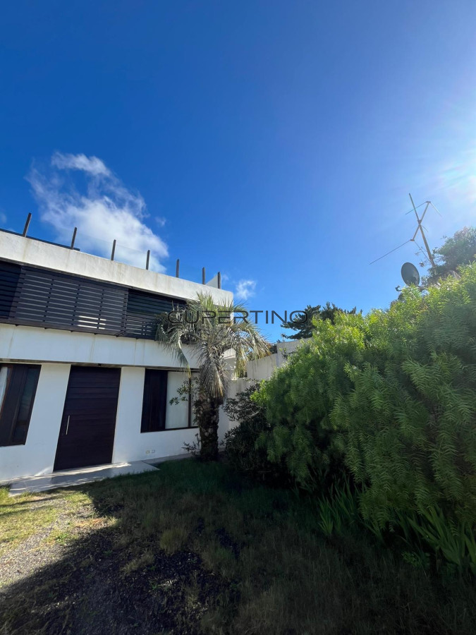 Casa ID.122 - MANANTIALES A 2 CUADRAS DEL MAR TOTALMENTE RENOVADA