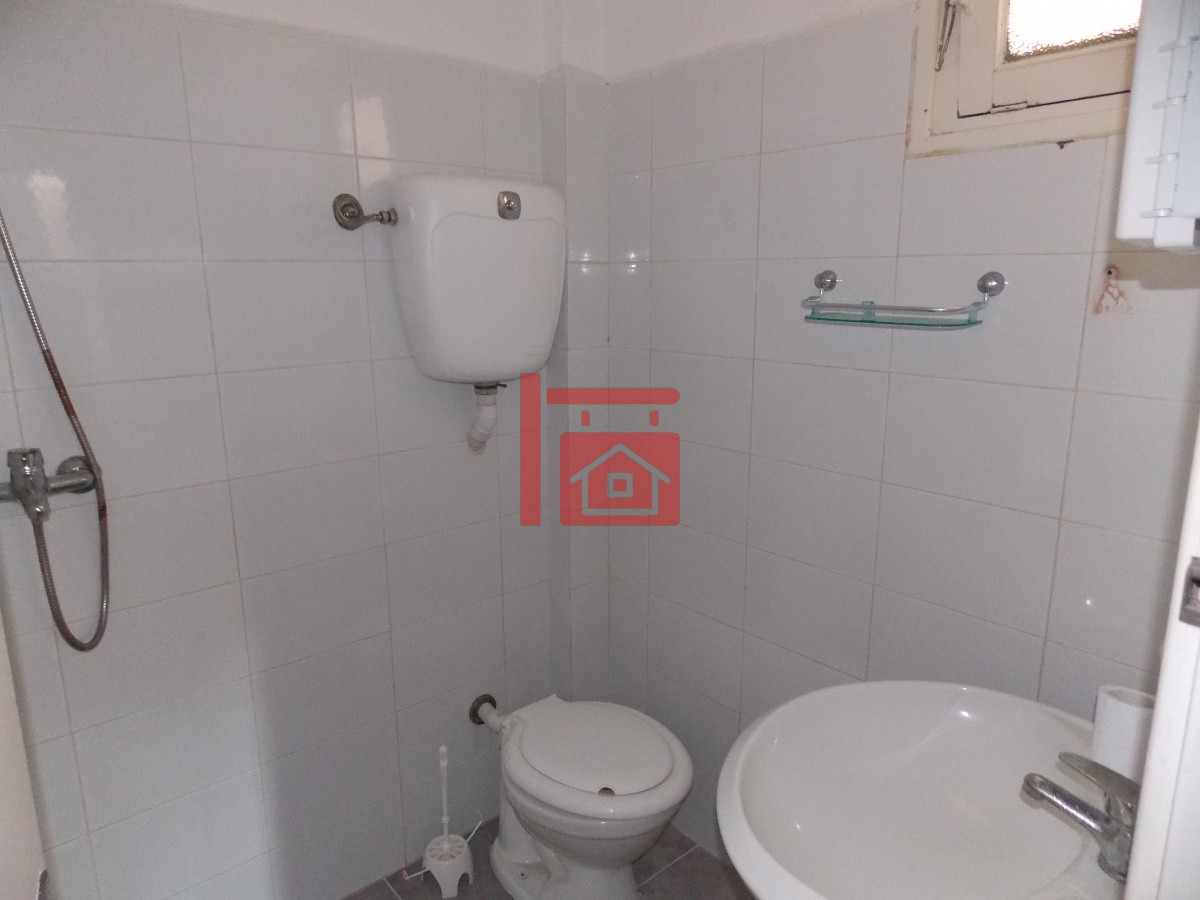 Local Comercial ID.369 - PENINSULA - EXCELENTE LOCAL SOBRE CALLE GORLERO !!!