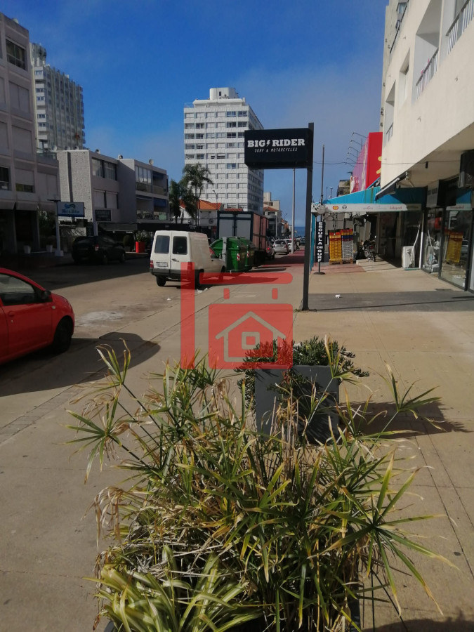 Local Comercial ID.708 - PENINSULA - LOCAL MUY BIEN UBICADO