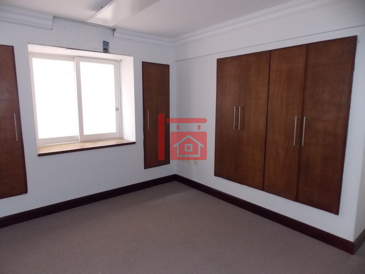 Local Comercial ID.369 - PENINSULA - EXCELENTE LOCAL SOBRE CALLE GORLERO !!!