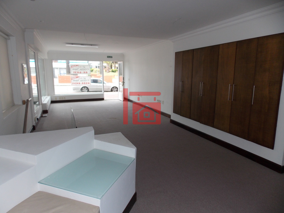 Local Comercial ID.369 - PENINSULA - EXCELENTE LOCAL SOBRE CALLE GORLERO !!!