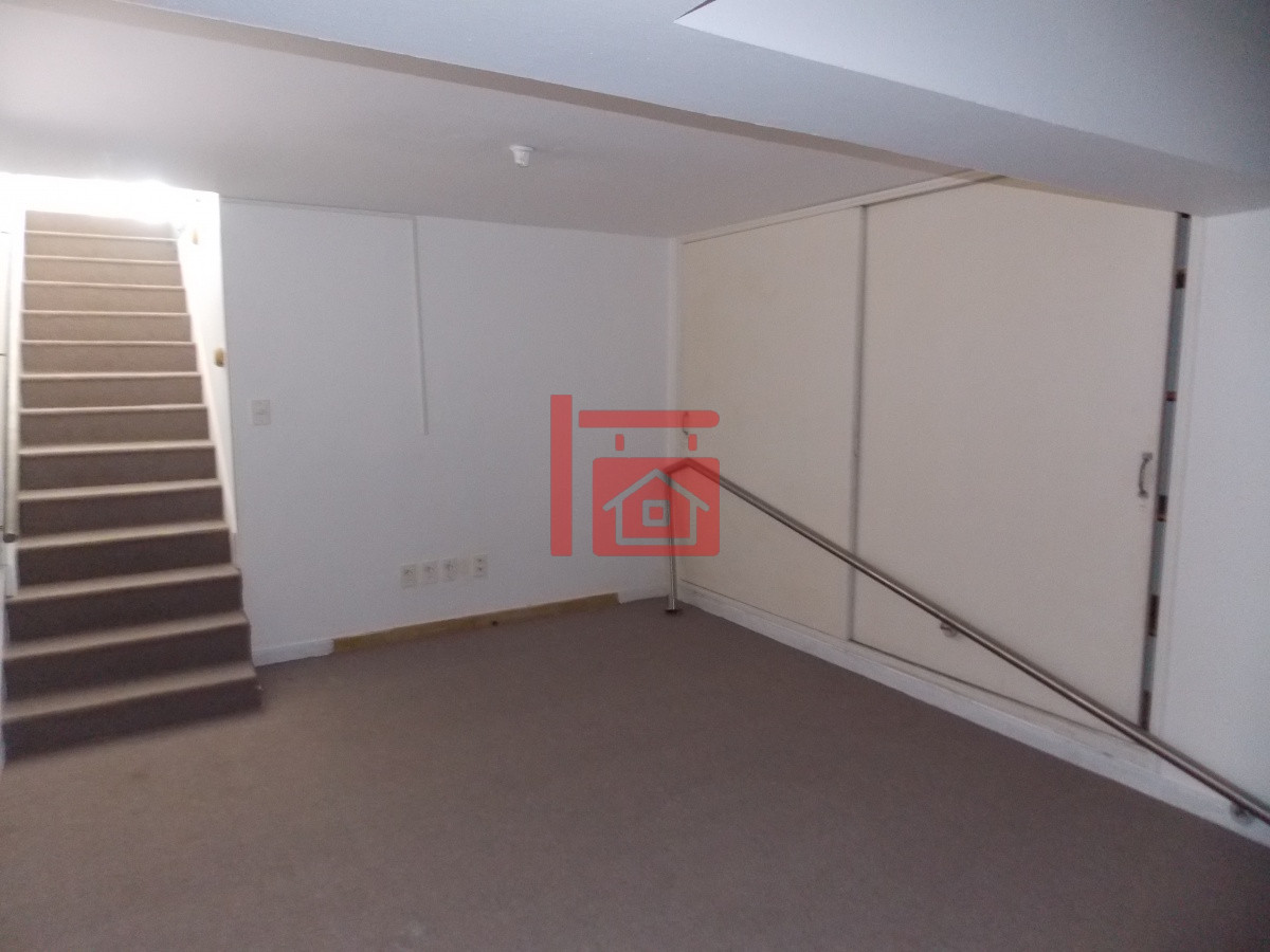 Local Comercial ID.369 - PENINSULA - EXCELENTE LOCAL SOBRE CALLE GORLERO !!!