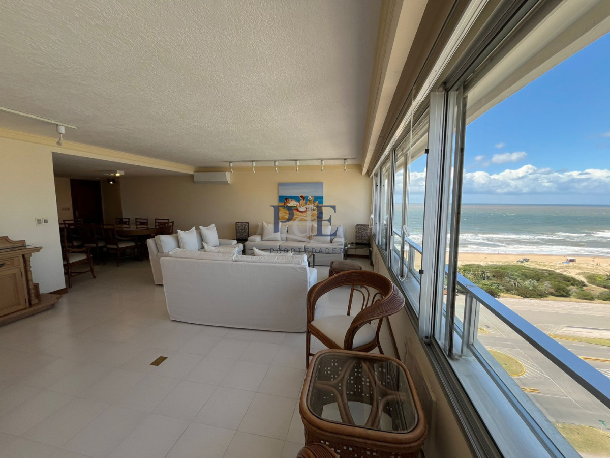 Apartamento en Playa Brava 4 Dormitorios Frente al mar. - Imagen 7