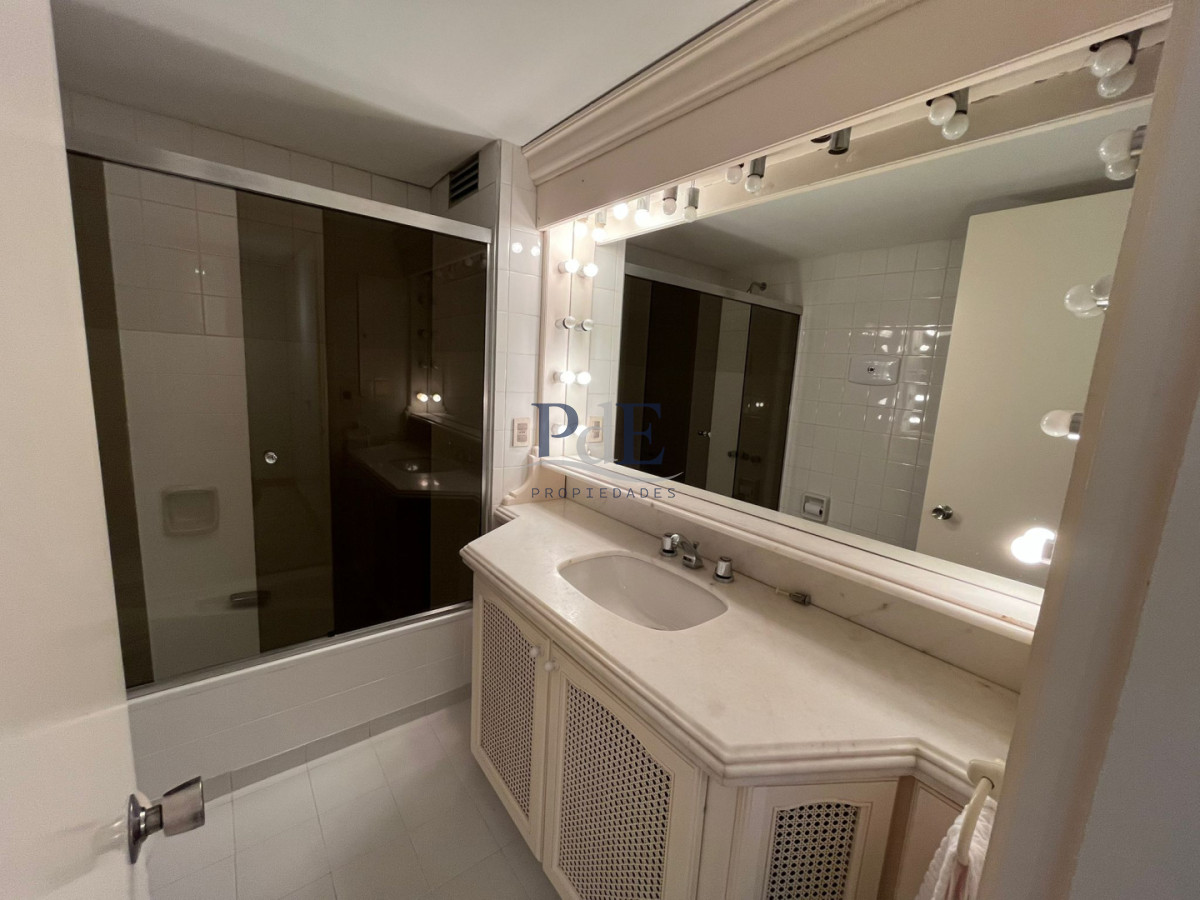 Apartamento en Playa Brava 4 Dormitorios Frente al mar. - Imagen 16