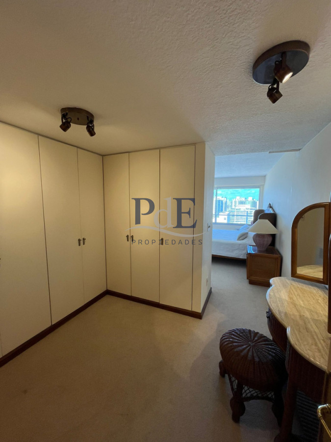 Apartamento en Playa Brava 4 Dormitorios Frente al mar. - Imagen 14