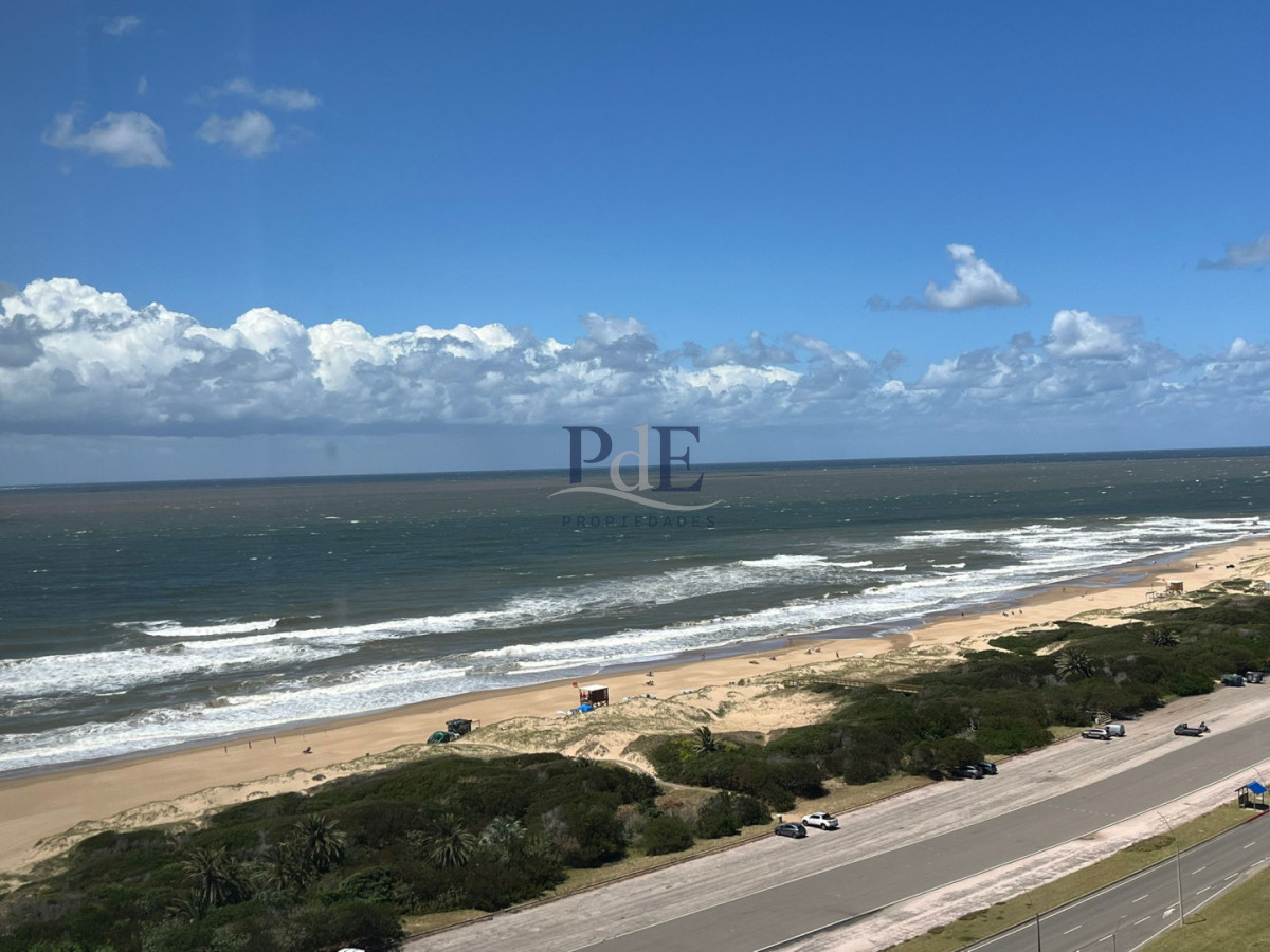 Apartamento en Playa Brava 4 Dormitorios Frente al mar. - Imagen 19