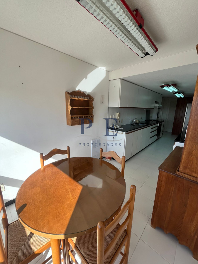 Apartamento en Playa Brava 4 Dormitorios Frente al mar. - Imagen 9