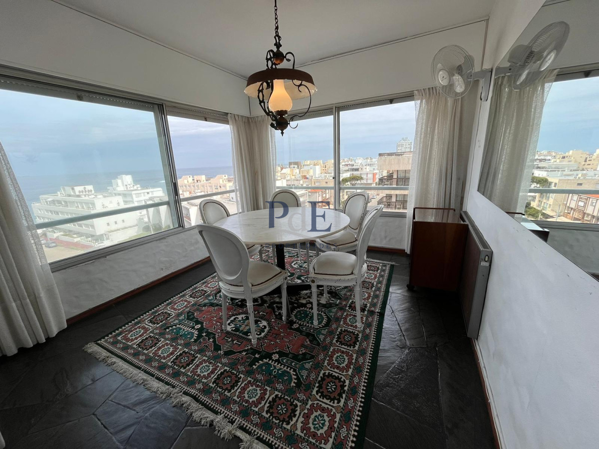 Apartamento en Venta 2 dorm 2 baños y garaje.. Península, Punta del Este