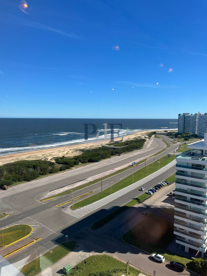 Apartamento en Playa Brava 4 Dormitorios Frente al mar. - Imagen 13