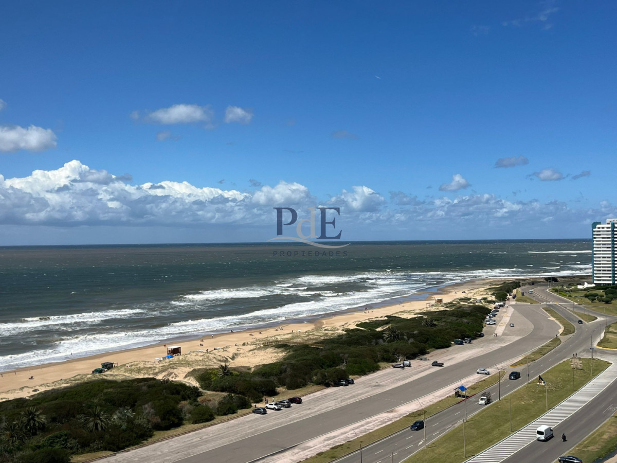 Apartamento en Playa Brava 4 Dormitorios Frente al mar. - Imagen 12