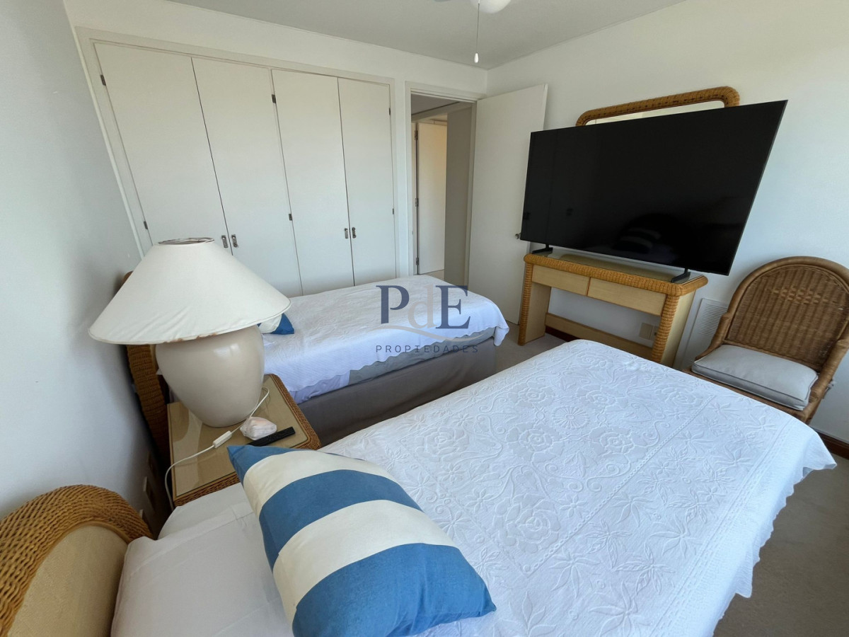 Apartamento en Playa Brava 4 Dormitorios Frente al mar. - Imagen 31