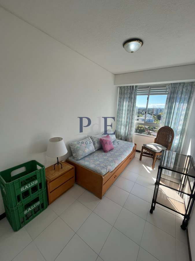 Apartamento en Playa Brava 4 Dormitorios Frente al mar. - Imagen 17