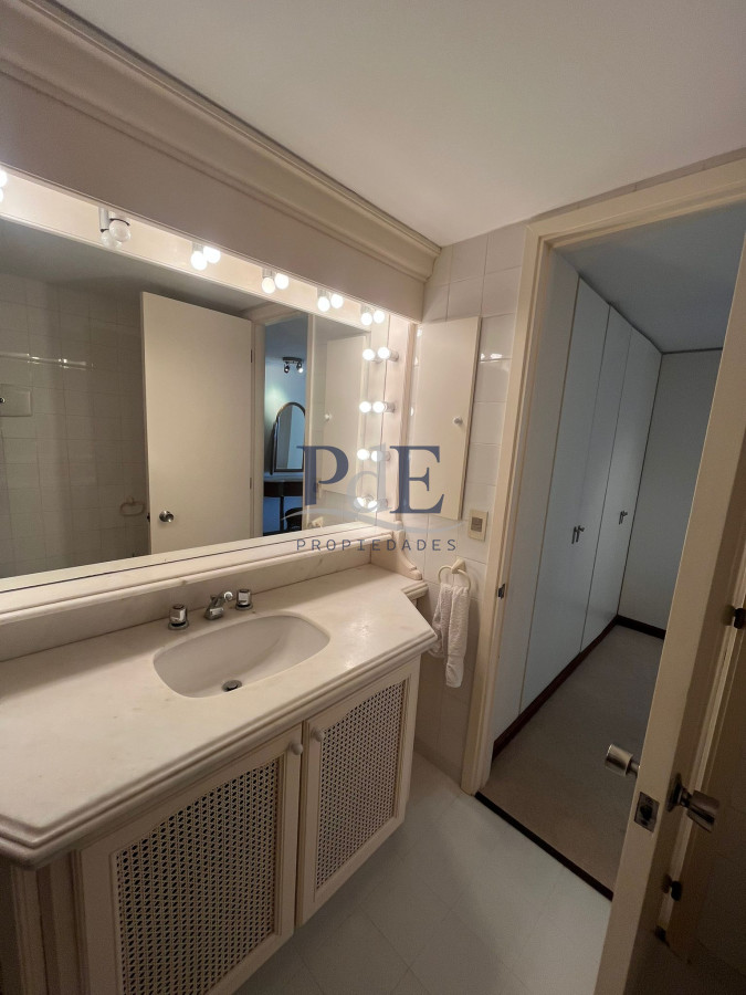 Apartamento en Playa Brava 4 Dormitorios Frente al mar. - Imagen 12