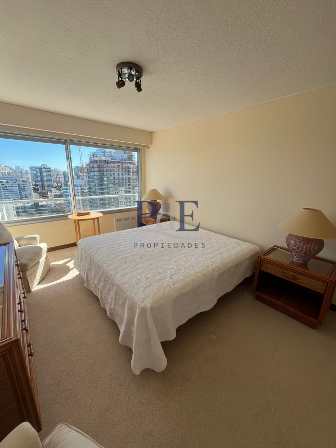 Apartamento en Playa Brava 4 Dormitorios Frente al mar. - Imagen 10