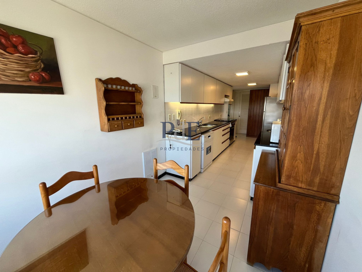 Apartamento en Playa Brava 4 Dormitorios Frente al mar. - Imagen 23