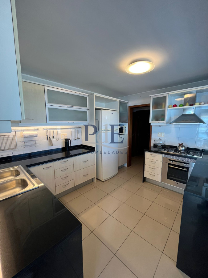 Apartamento frente al mar | Parada 3 | Playa Mansa (vista soñada a la bahía) - Imagen 4