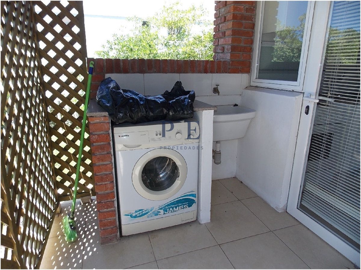 Apartamento en Rincón del Indio, a 1 cuadra del mar - Imagen 11