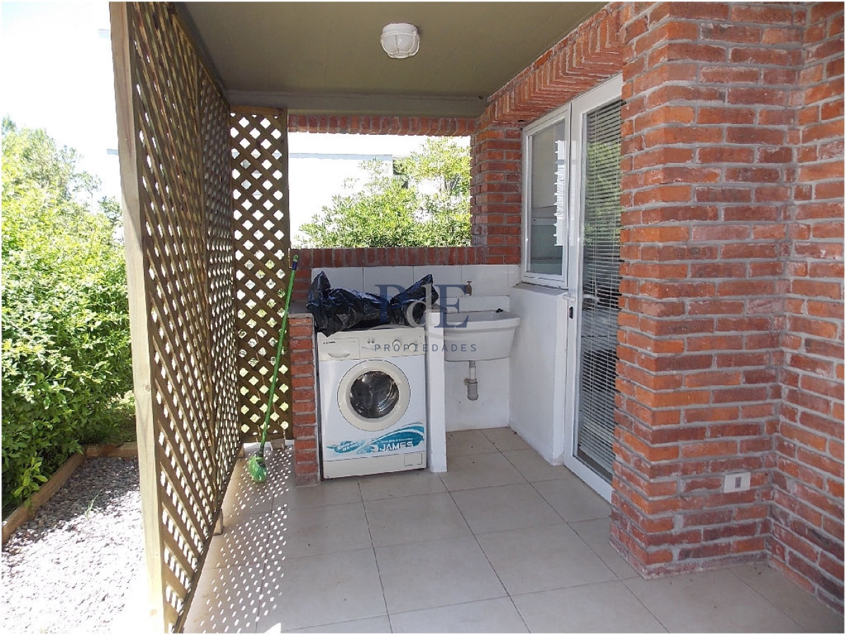 Apartamento en Rincón del Indio, a 1 cuadra del mar - Imagen 15