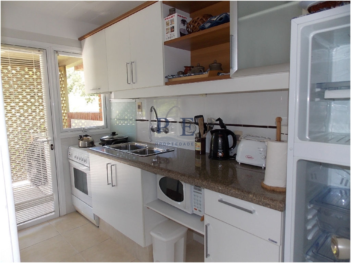 Apartamento en Rincón del Indio, a 1 cuadra del mar - Imagen 9