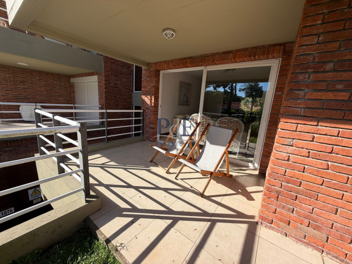 Apartamento en Rincón del Indio, a 1 cuadra del mar - Imagen 1