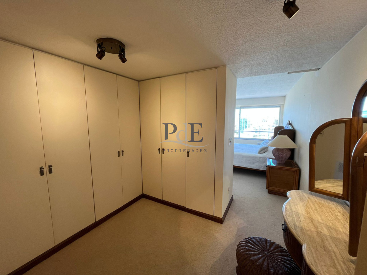 Apartamento en Playa Brava 4 Dormitorios Frente al mar. - Imagen 15