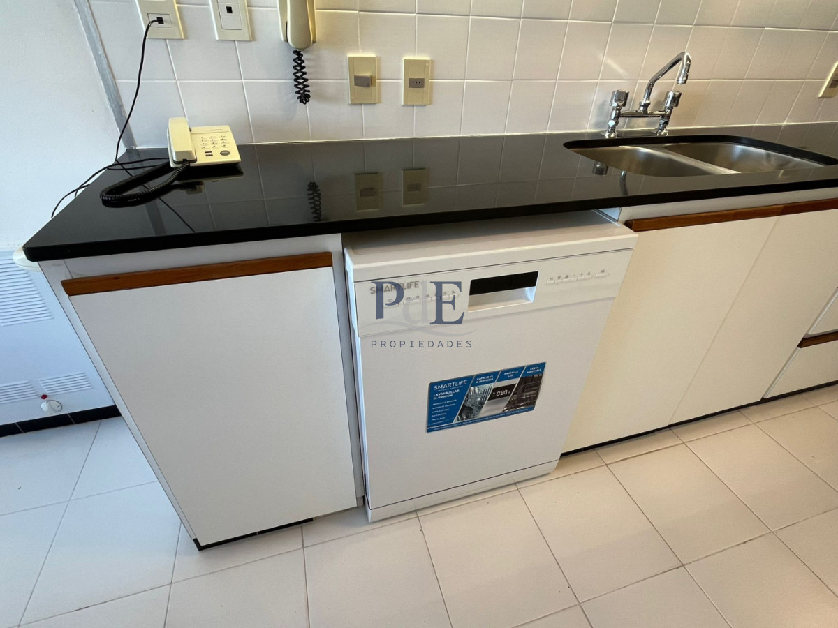 Apartamento en Playa Brava 4 Dormitorios Frente al mar. - Imagen 25