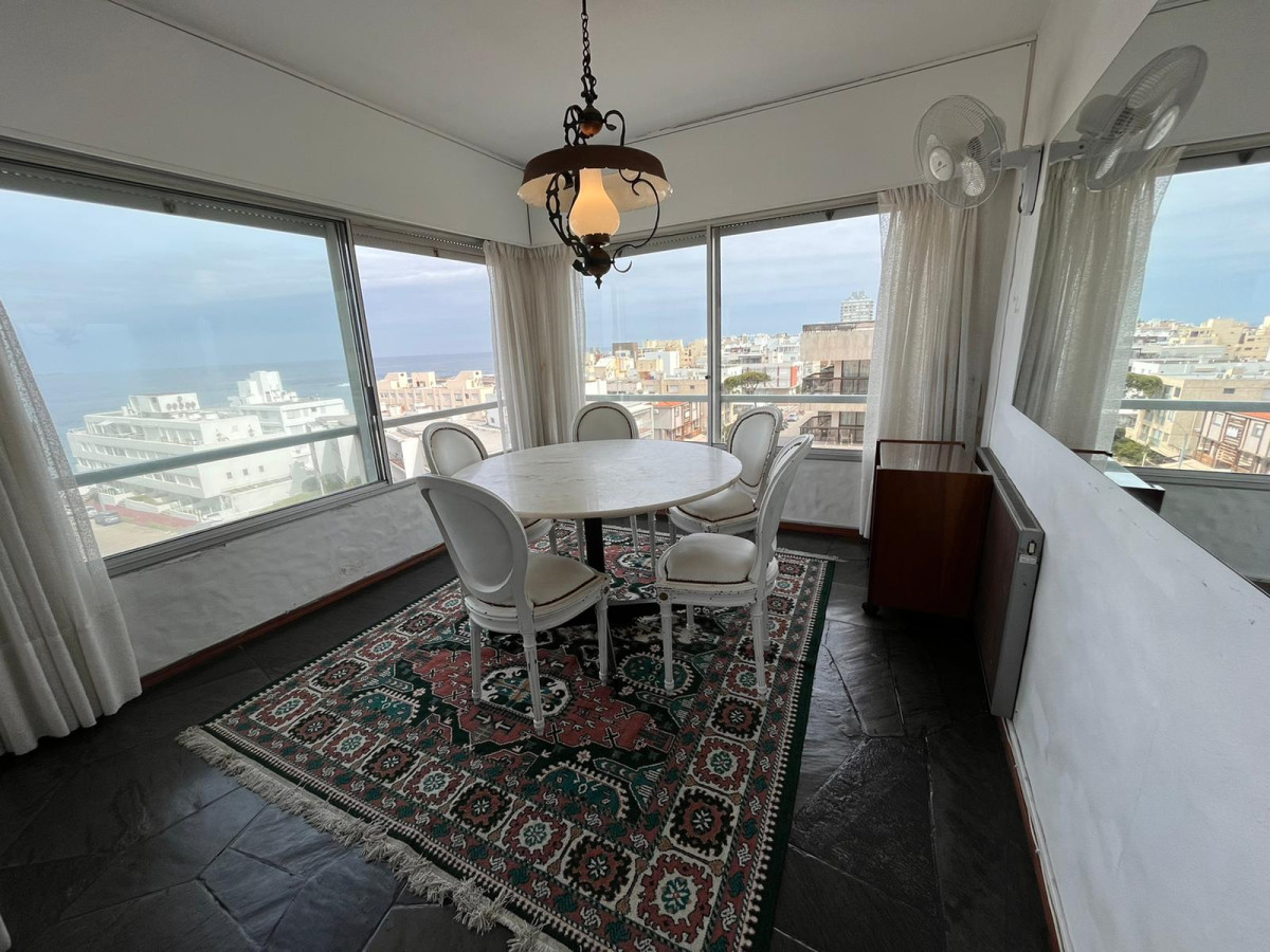 Apartamento en Venta 2 dorm 2 baños y garaje.. Península, Punta del Este