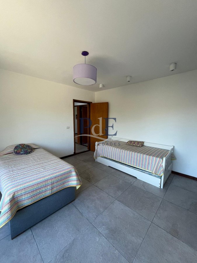 Manantiales casa de 4 dorm y 4 baños a 200 mts del Mar. - Imagen 42