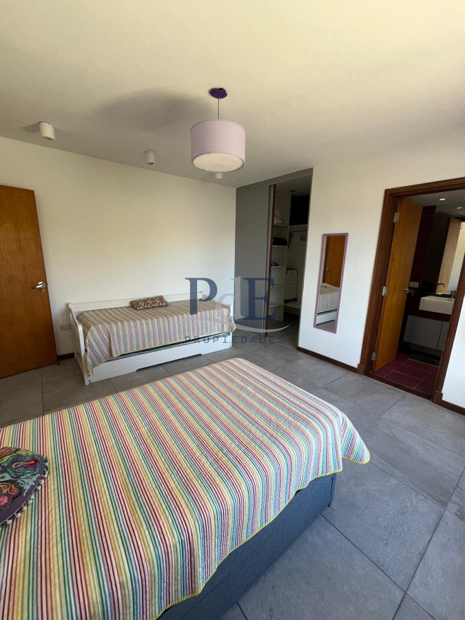 Manantiales casa de 4 dorm y 4 baños a 200 mts del Mar. - Imagen 40