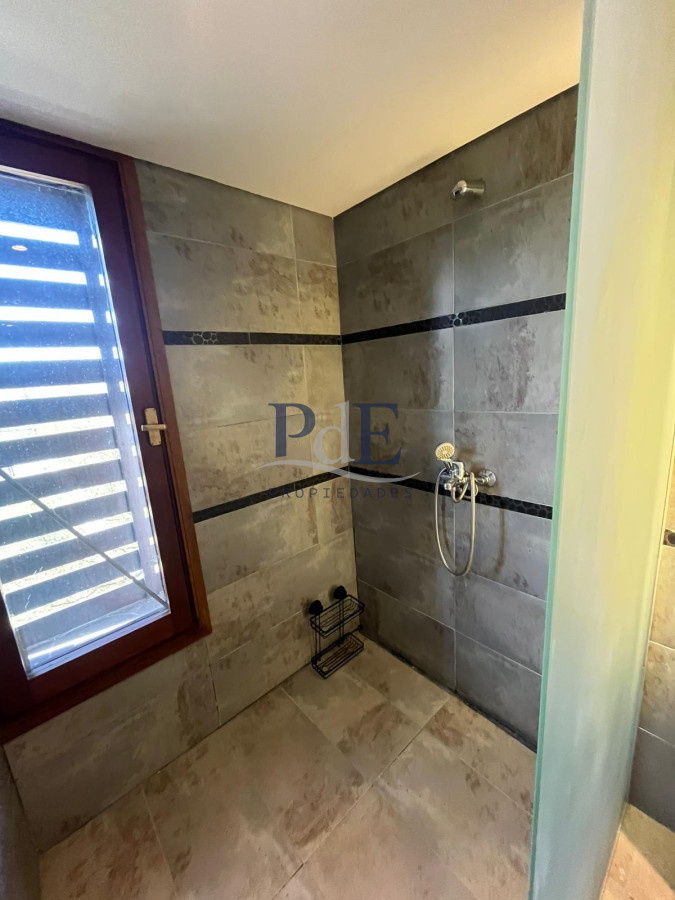 Manantiales casa de 4 dorm y 4 baños a 200 mts del Mar. - Imagen 31