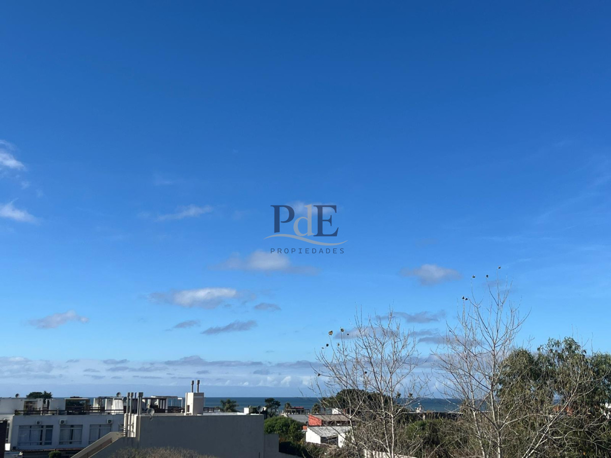 Manantiales casa de 4 dorm y 4 baños a 200 mts del Mar. - Imagen 54