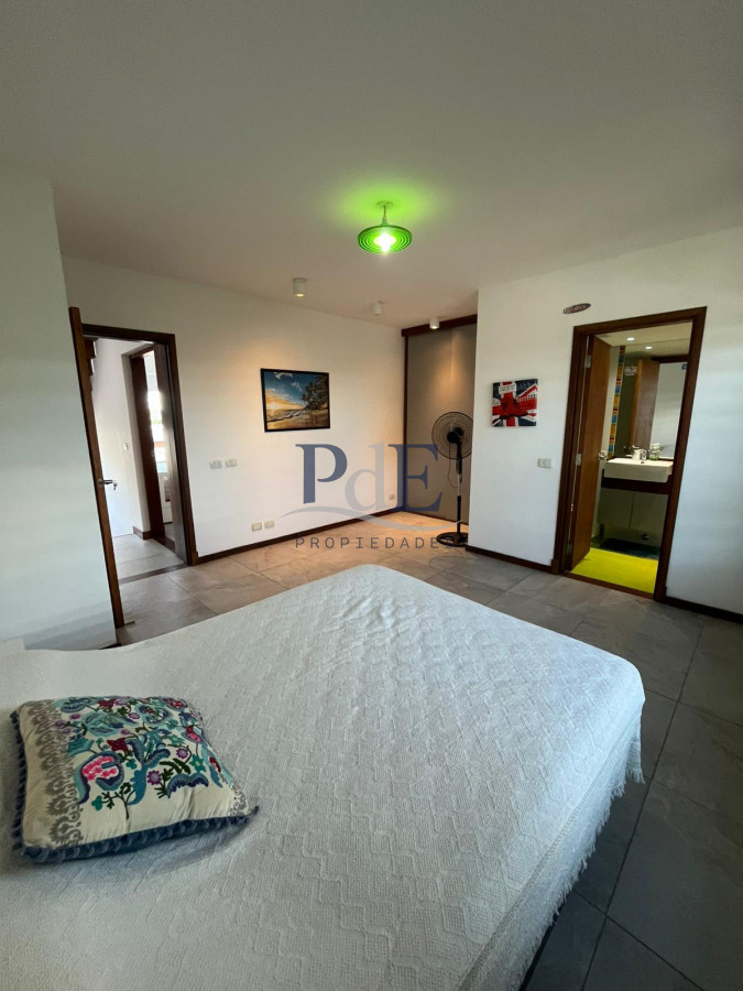 Manantiales casa de 4 dorm y 4 baños a 200 mts del Mar. - Imagen 36