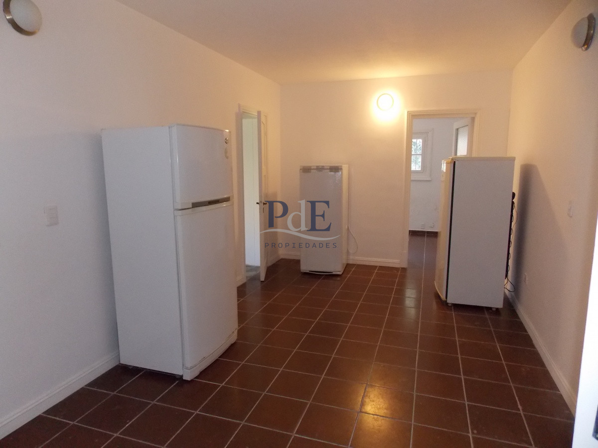 MUY BUENA CASA UBICADA EN EL CORAZÓN DEL BARRIO DEL GOLF - Imagen 38