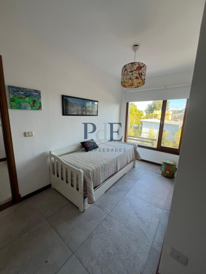 Manantiales casa de 4 dorm y 4 baños a 200 mts del Mar. - Imagen 46