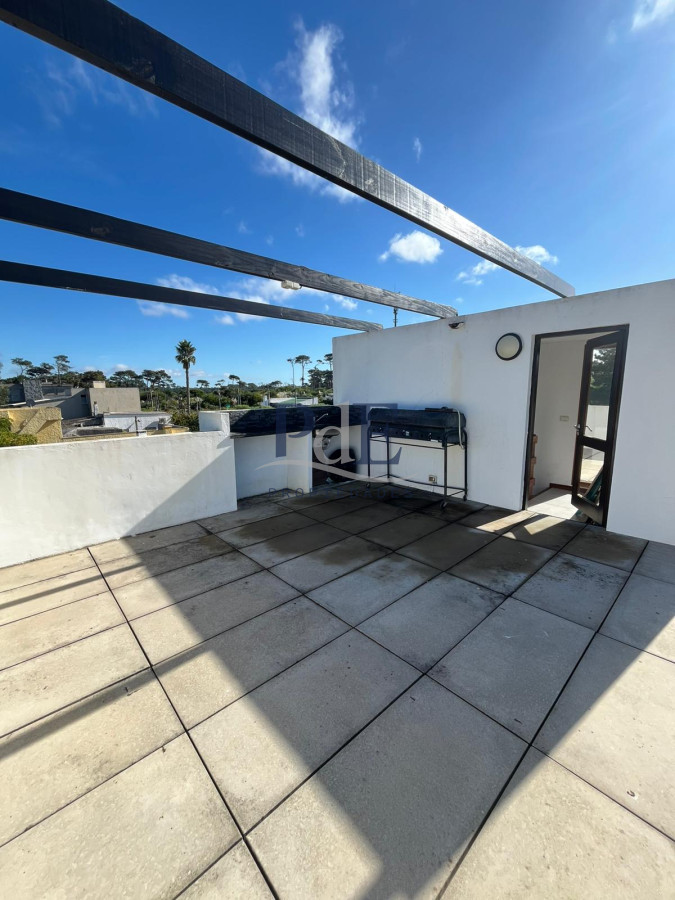 Manantiales casa de 4 dorm y 4 baños a 200 mts del Mar. - Imagen 52