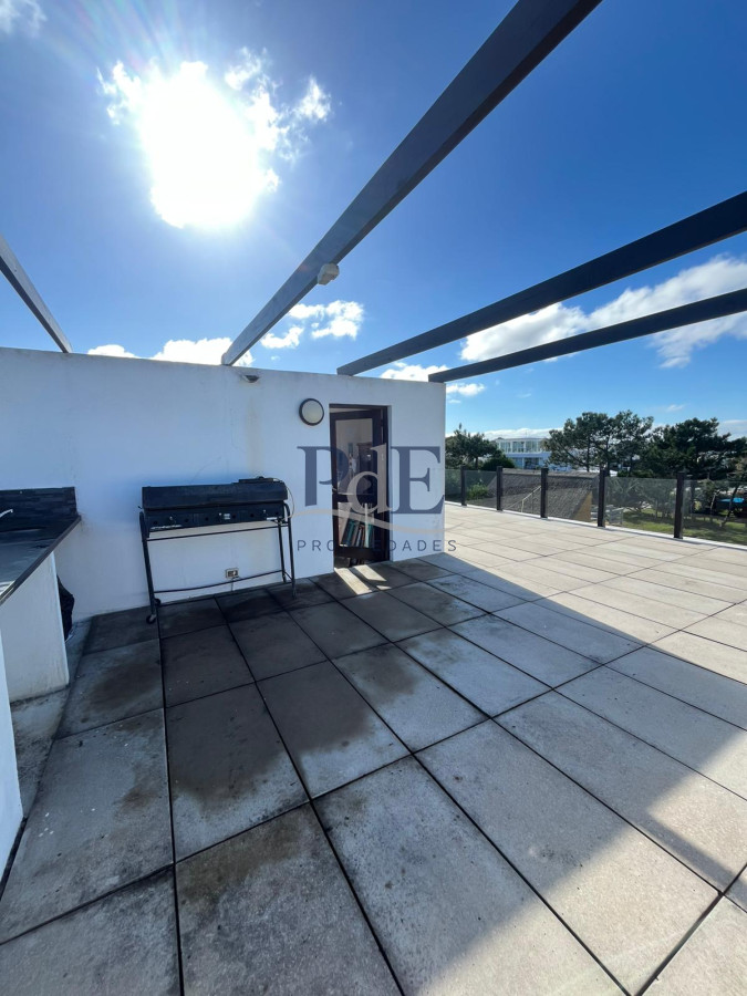 Manantiales casa de 4 dorm y 4 baños a 200 mts del Mar. - Imagen 57