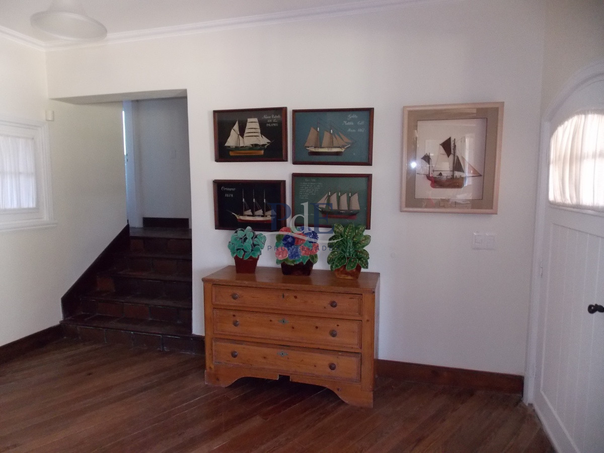 MUY BUENA CASA UBICADA EN EL CORAZÓN DEL BARRIO DEL GOLF - Imagen 13