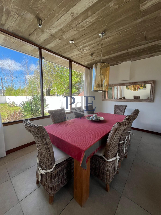 Manantiales casa de 4 dorm y 4 baños a 200 mts del Mar. - Imagen 10