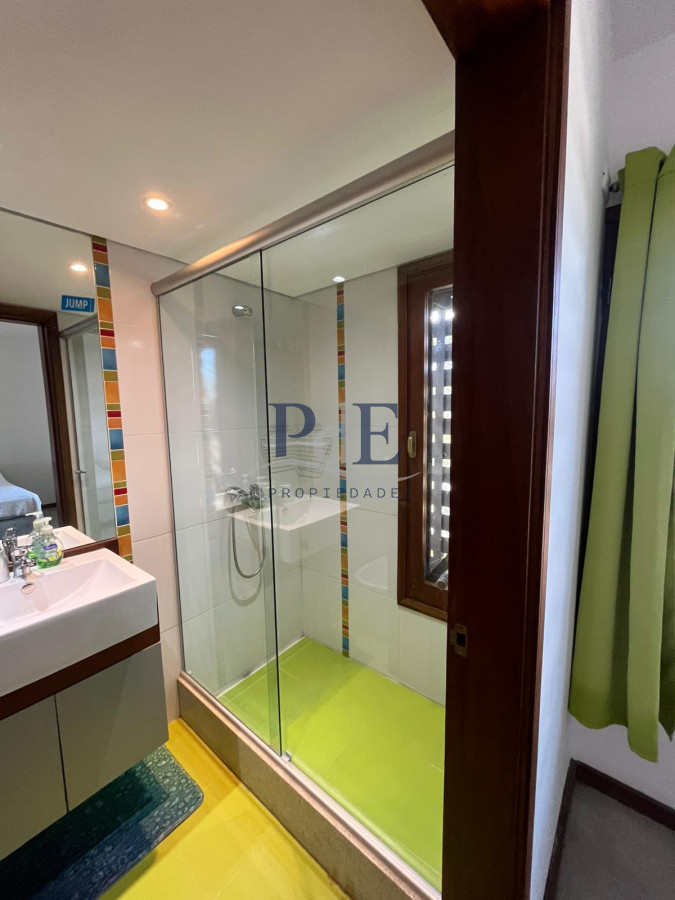 Manantiales casa de 4 dorm y 4 baños a 200 mts del Mar. - Imagen 37