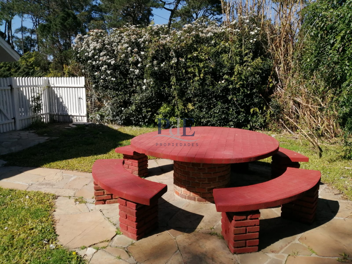 MUY BUENA CASA UBICADA EN EL CORAZÓN DEL BARRIO DEL GOLF - Imagen 54