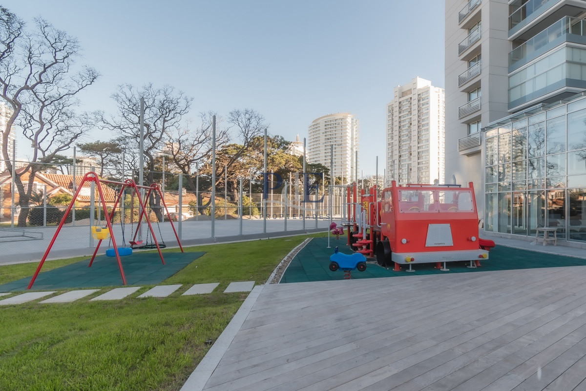 Apartamento en venta | Torre de categoría, Playa Mansa - Imagen 25