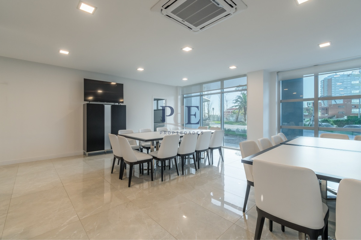 Apartamento en venta | Torre de categoría, Playa Mansa - Imagen 30