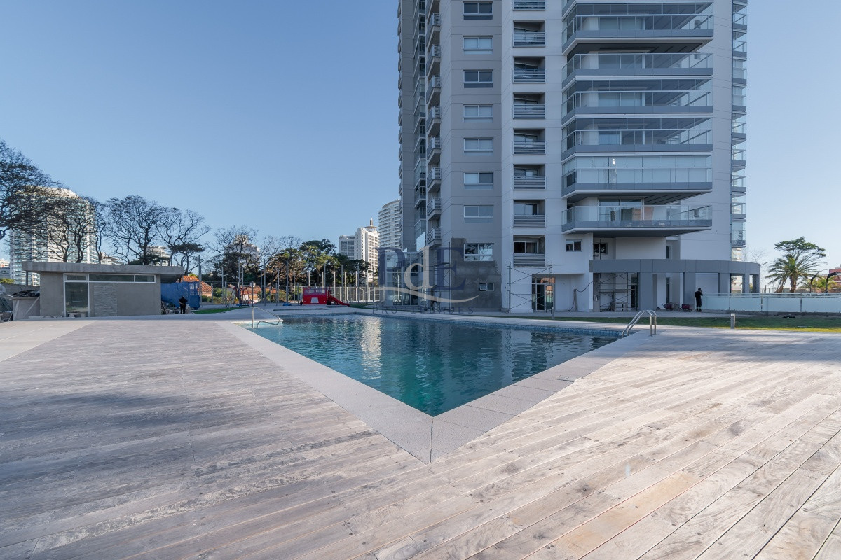 Apartamento en venta | Torre de categoría, Playa Mansa - Imagen 27